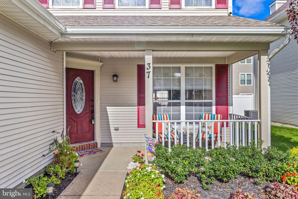 37 ARROWHEAD DR, BURLINGTON, NJ 08016 — photo 5