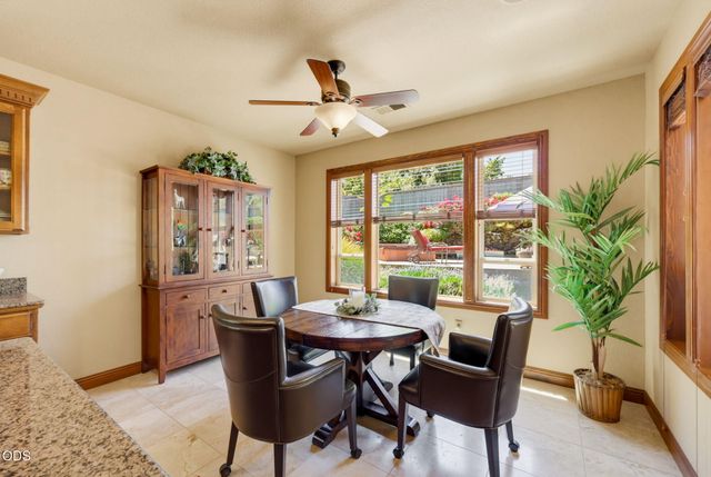 635 Seventh Fairway Drive, Medford, OR 97504