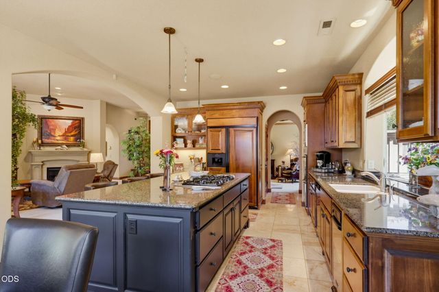 635 Seventh Fairway Drive, Medford, OR 97504