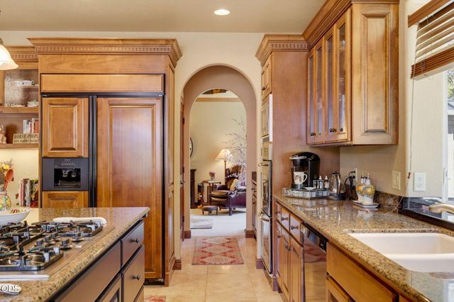 635 Seventh Fairway Drive, Medford, OR 97504
