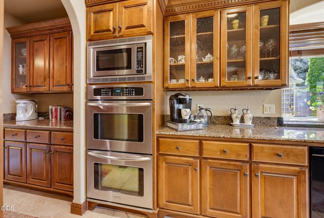 635 Seventh Fairway Drive, Medford, OR 97504