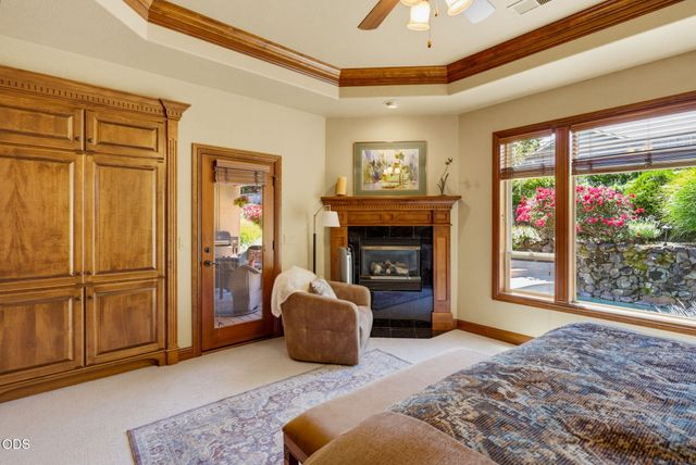 635 Seventh Fairway Drive, Medford, OR 97504