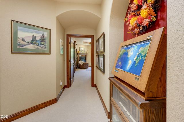 635 Seventh Fairway Drive, Medford, OR 97504