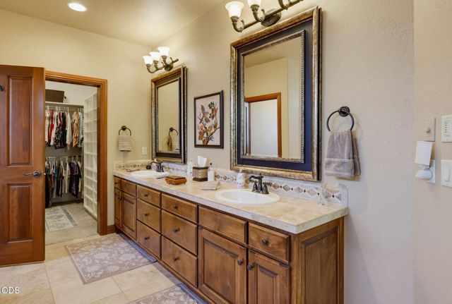 635 Seventh Fairway Drive, Medford, OR 97504