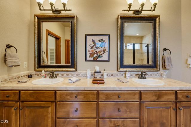 635 Seventh Fairway Drive, Medford, OR 97504
