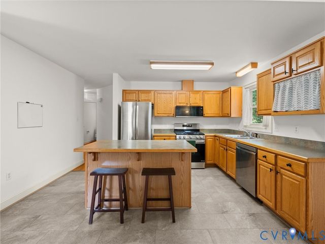 13194 Fair Oaks Ln, Ashland, VA 23005