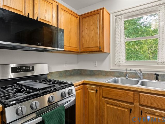 13194 Fair Oaks Ln, Ashland, VA 23005