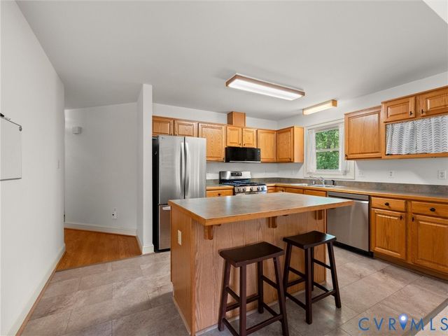 13194 Fair Oaks Ln, Ashland, VA 23005