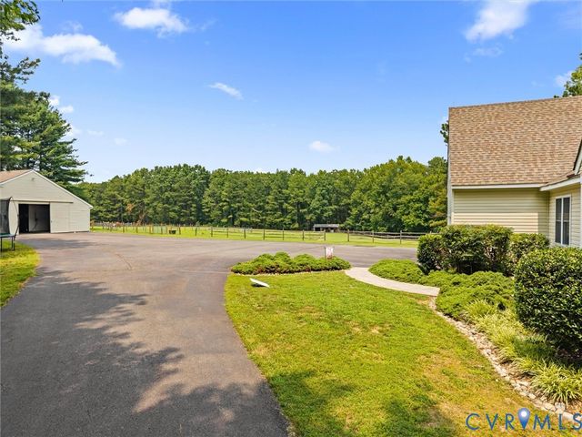 13194 Fair Oaks Ln, Ashland, VA 23005