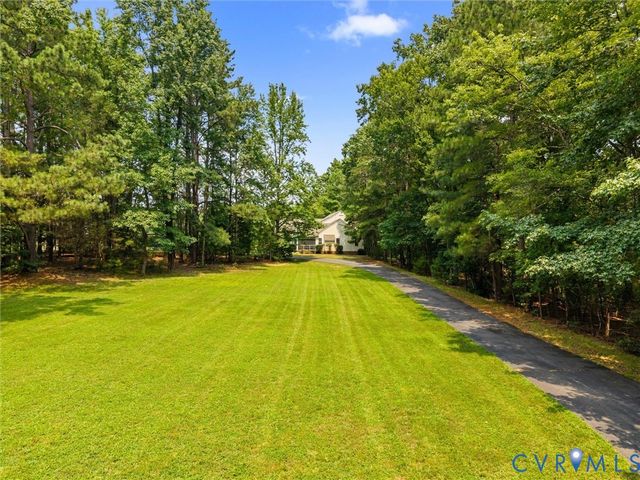 13194 Fair Oaks Ln, Ashland, VA 23005