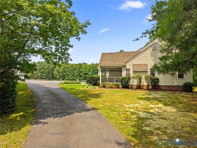 13194 Fair Oaks Ln, Ashland, VA 23005
