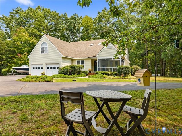 13194 Fair Oaks Ln, Ashland, VA 23005