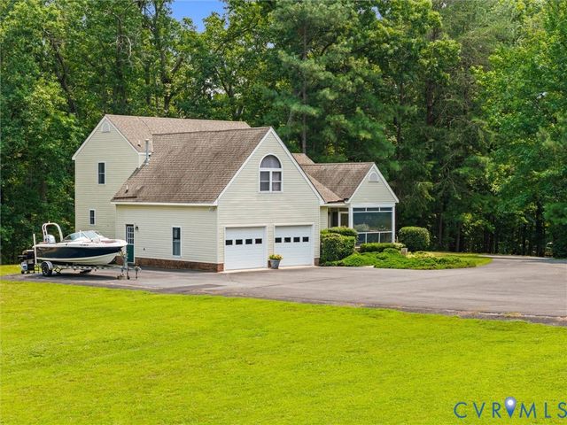 13194 Fair Oaks Ln, Ashland, VA 23005