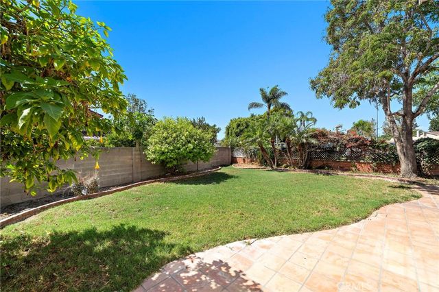 10830 Los Jardines E, Fountain Valley, CA 92708