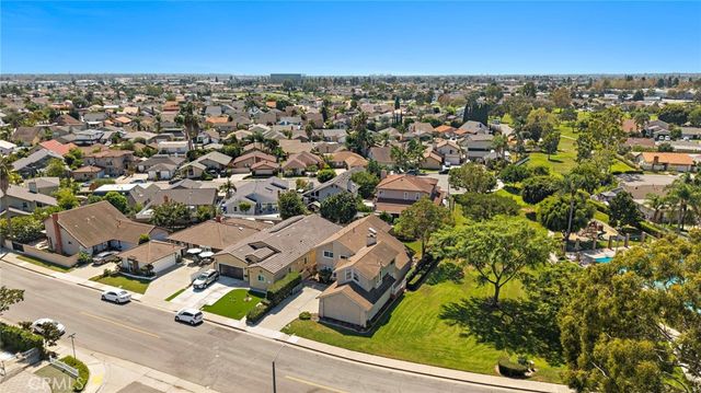 10830 Los Jardines E, Fountain Valley, CA 92708