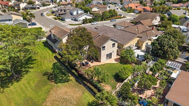10830 Los Jardines E, Fountain Valley, CA 92708