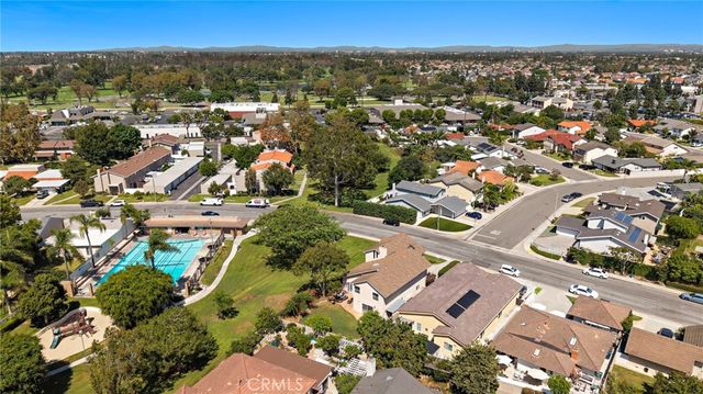 10830 Los Jardines E, Fountain Valley, CA 92708