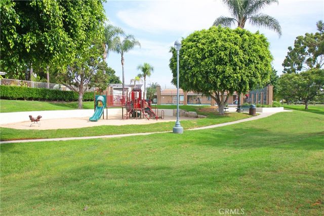 10830 Los Jardines E, Fountain Valley, CA 92708