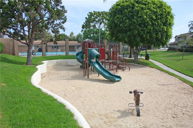 10830 Los Jardines E, Fountain Valley, CA 92708