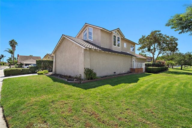 10830 Los Jardines E, Fountain Valley, CA 92708