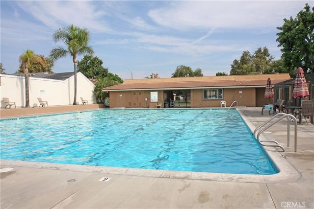 10830 Los Jardines E, Fountain Valley, CA 92708