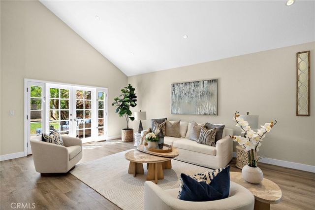 10830 Los Jardines E, Fountain Valley, CA 92708