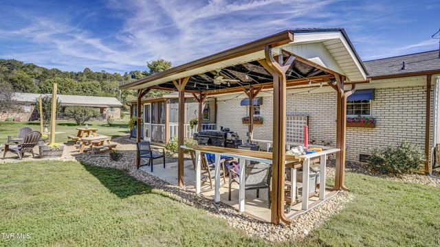 249 Arrington Road, Rogersville, TN 37857