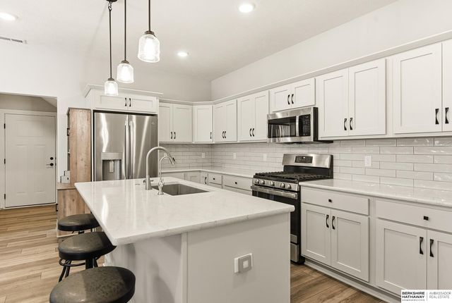 6025 N HWS Cleveland Boulevard, Omaha, NE 68116