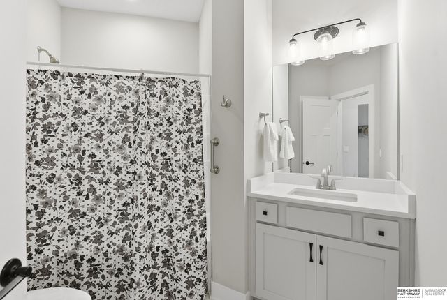 6025 N HWS Cleveland Boulevard, Omaha, NE 68116