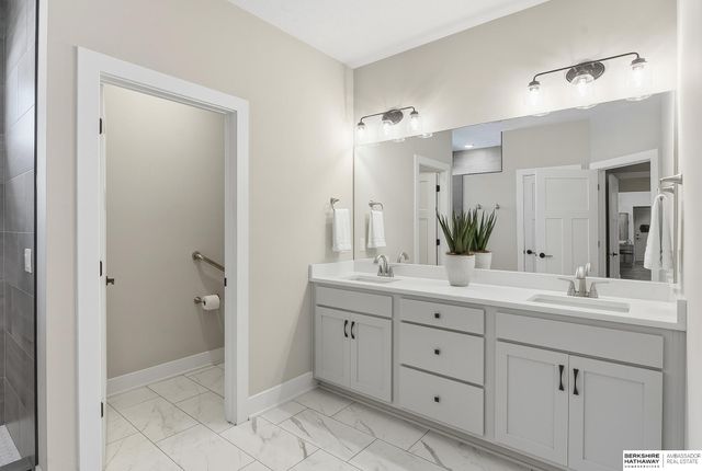 6025 N HWS Cleveland Boulevard, Omaha, NE 68116