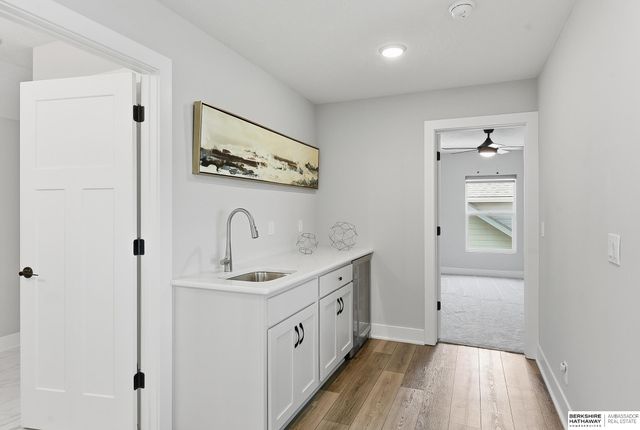 6025 N HWS Cleveland Boulevard, Omaha, NE 68116