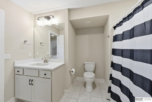 6025 N HWS Cleveland Boulevard, Omaha, NE 68116