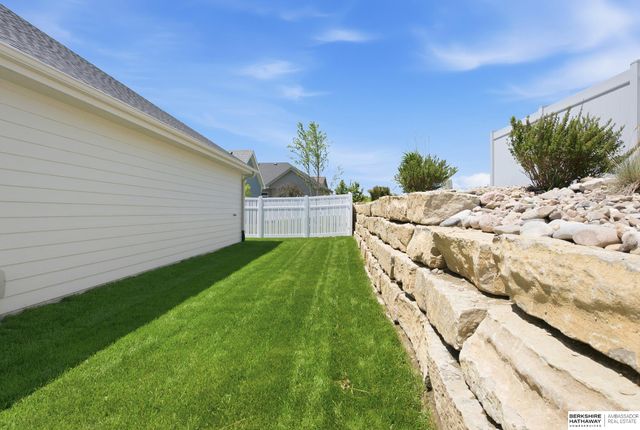 6025 N HWS Cleveland Boulevard, Omaha, NE 68116
