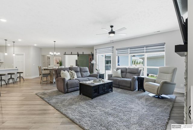 6025 N HWS Cleveland Boulevard, Omaha, NE 68116