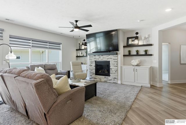 6025 N HWS Cleveland Boulevard, Omaha, NE 68116