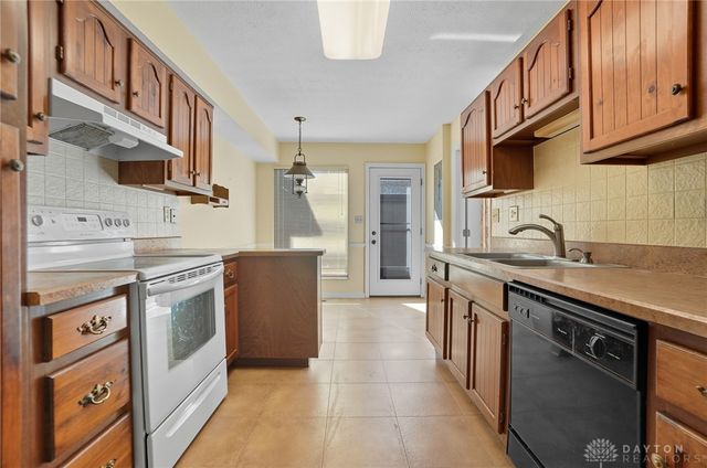 6046 N Quinella Way, Dayton, OH 45459