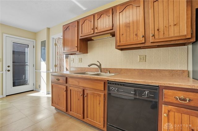 6046 N Quinella Way, Dayton, OH 45459