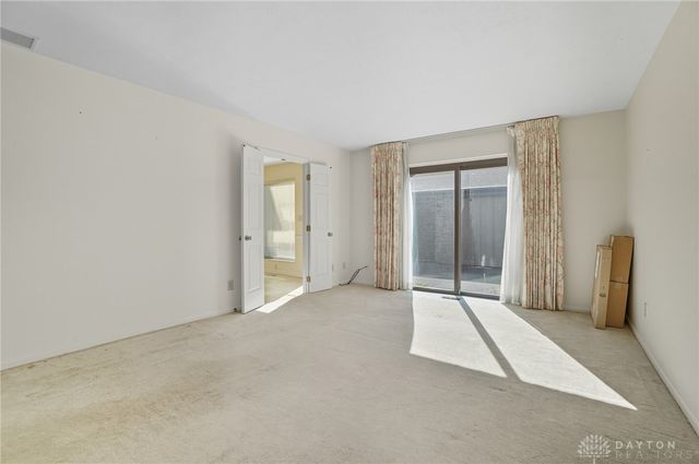 6046 N Quinella Way, Dayton, OH 45459