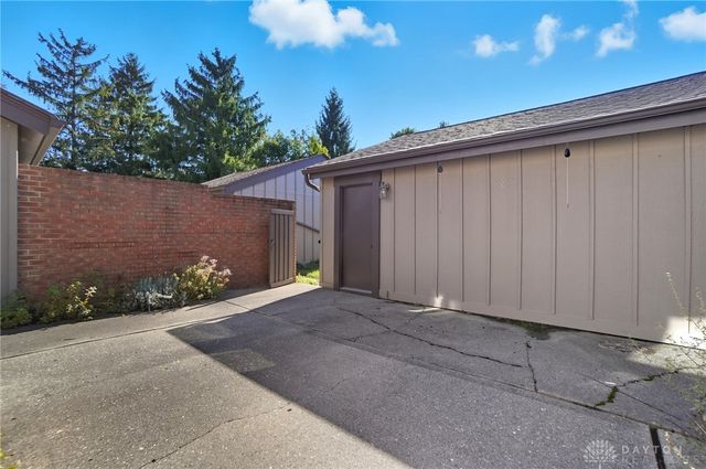 6046 N Quinella Way, Dayton, OH 45459