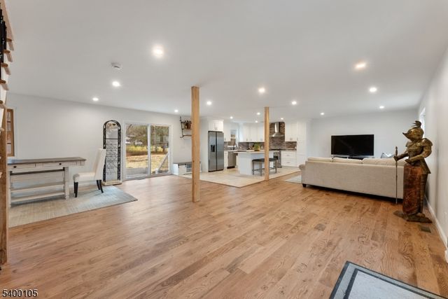 11 Furnace Rd, Chester Twp., NJ 07930