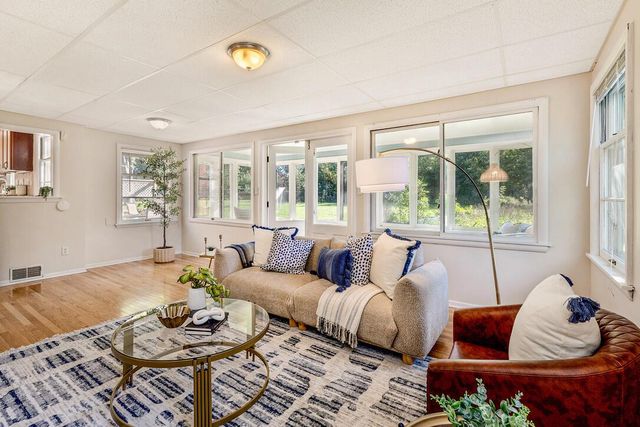 7414 N Crossway ROAD, Fox Point, WI 53217