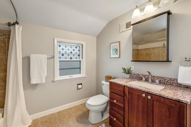 7414 N Crossway ROAD, Fox Point, WI 53217