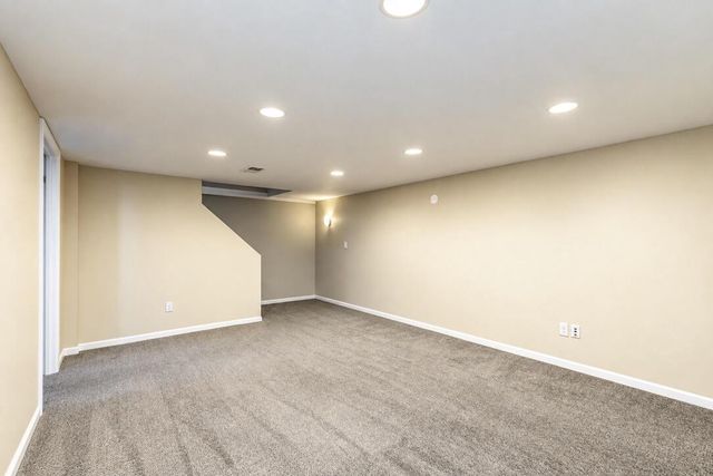 7414 N Crossway ROAD, Fox Point, WI 53217