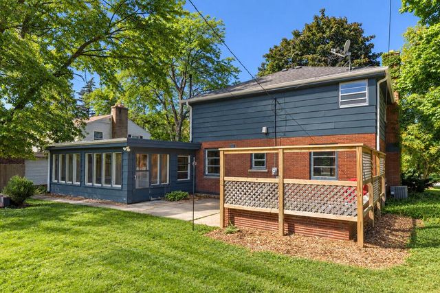 7414 N Crossway ROAD, Fox Point, WI 53217