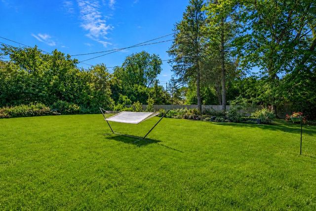 7414 N Crossway ROAD, Fox Point, WI 53217