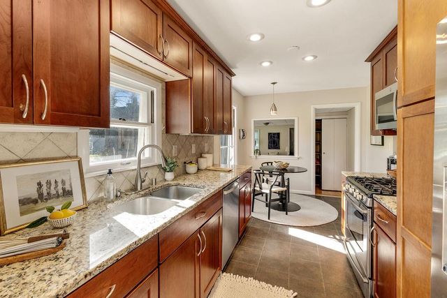 7414 N Crossway ROAD, Fox Point, WI 53217
