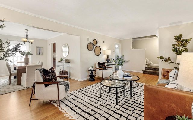 7414 N Crossway ROAD, Fox Point, WI 53217