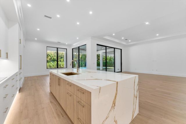 715 Mission Hill Road, Boynton Beach, FL 33435