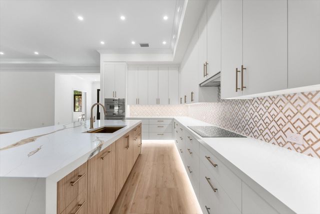 715 Mission Hill Road, Boynton Beach, FL 33435