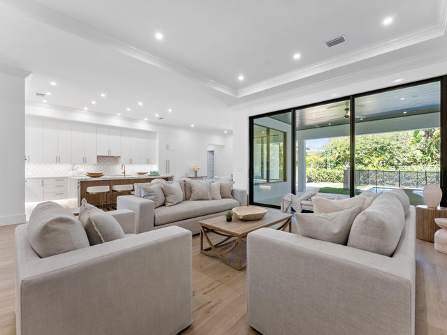 715 Mission Hill Road, Boynton Beach, FL 33435